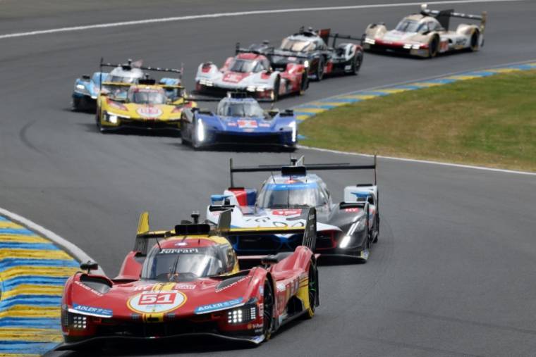 Ferrari (N.51) took the lead in the Hypercar peloton from the start of the 2024 24 Hours of Le Mans on Saturday.  (AFP / FRED TANNEAU)