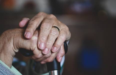 Près d'un retraité sur deux fait le choix de ne pas toucher son minimum vieillesse. Photo d'illustration. (ALEXAS_FOTOS / PIXABAY)
