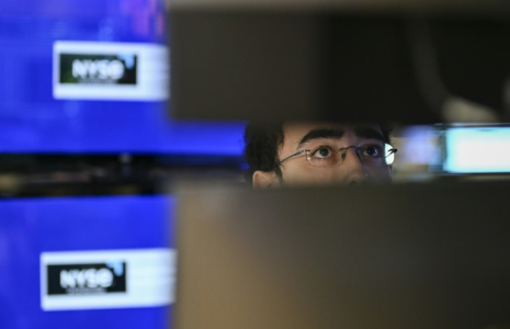 Un opérateur du New York Stock Exchange ( AFP / ANGELA WEISS )