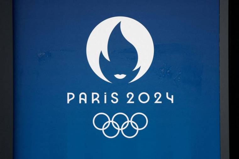Photo d'archives: Le logo des Jeux olympiques et paralympiques de Paris 2024 est visible sur un magasin officiel de Paris 2024