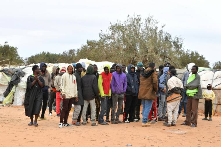 Campement de migrants d'Afrique subsaharienne à Jebeniana près de Sfax, en Tunisie le 24 avril 2024 ( AFP / FETHI BELAID )