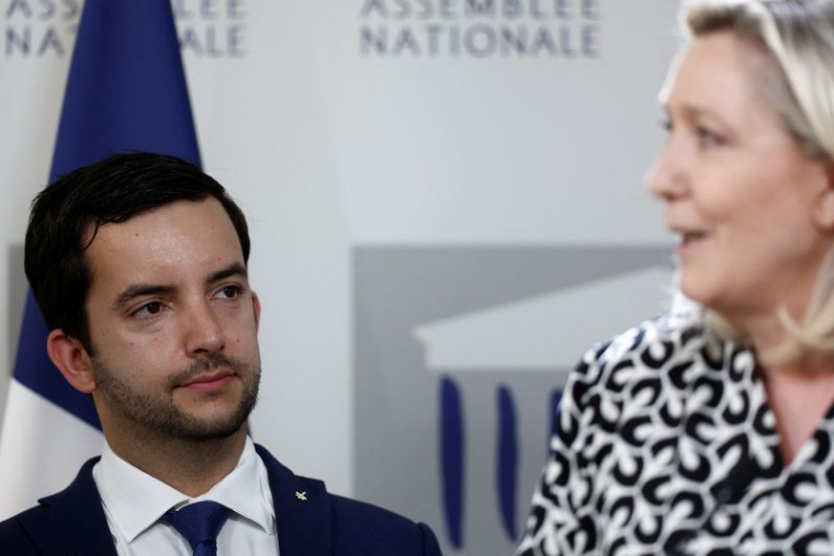 Jean-Philippe Tanguy et Marine Le Pen lors d'une conférence de presse à l'Assemblée nationale