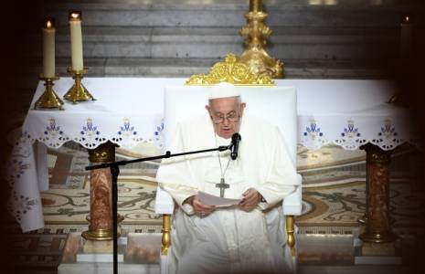Le pape François à la basilique Notre-Dame de la Garde, le 22 septembre 2023 à Marseille ( AFP / CHRISTOPHE SIMON )
