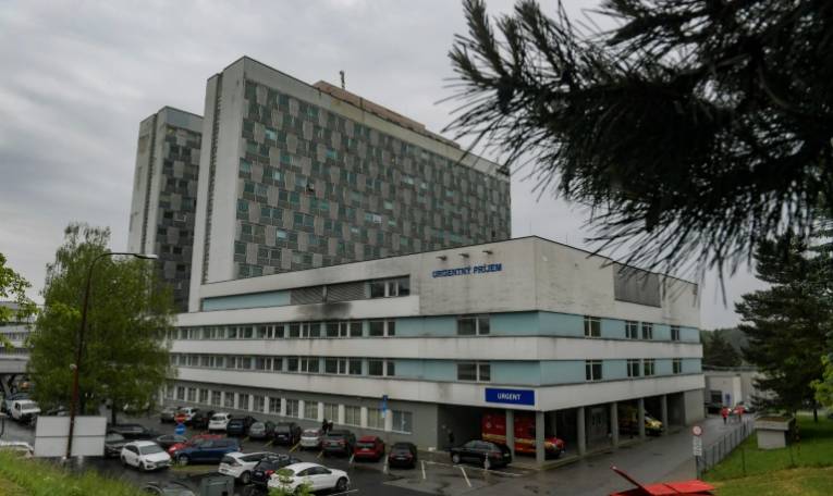 L'hôpital de Banska Bystrica où le Premier ministre Robert Fico est soigné, le 17 mai 2024 en Slovaquie  ( AFP / Ferenc ISZA )