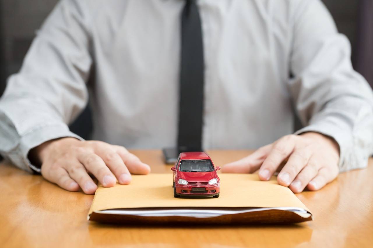 On credit or rent, what is the best solution to buy a car?