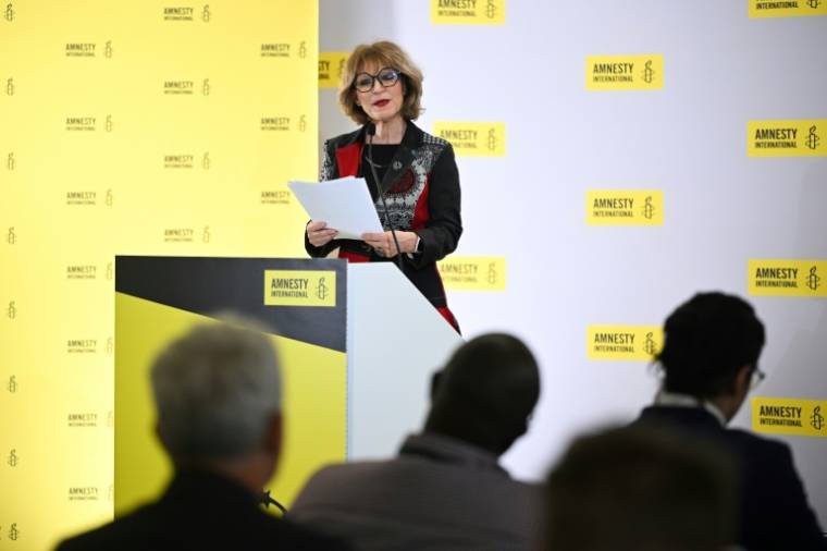 Agnès Callamard, secrétaire générale d'Amnesty International, lors d'une conférence de presse lors de la présenttion du rapport annuel sur les droits humains, le 24 avril 2024 à Londres ( AFP / JUSTIN TALLIS )