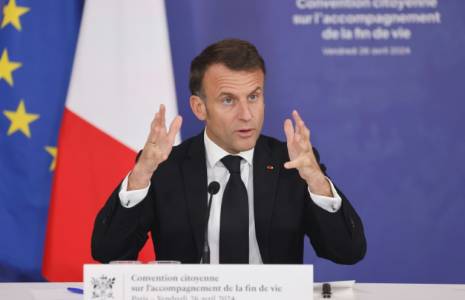 Le président de la République Emmanuel Macron à Paris le 26 avril 2024 ( POOL / Ludovic MARIN )