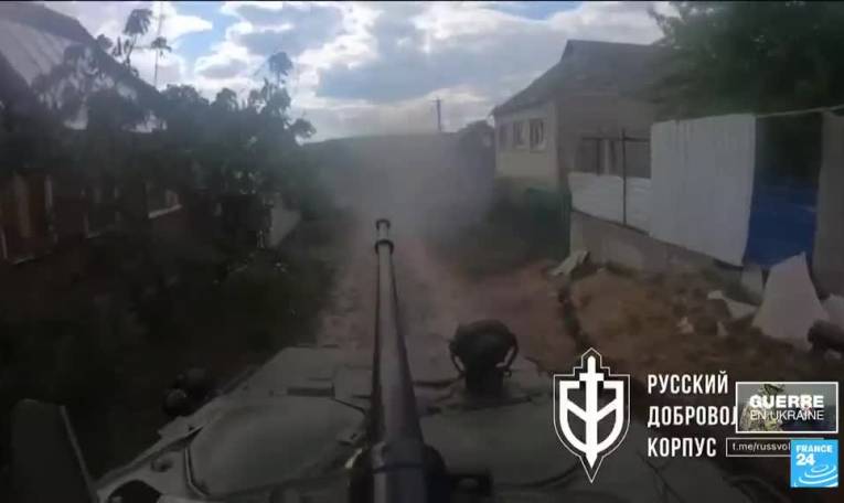 Offensive russe dans le nord-est de l'Ukraine : les civils évacués