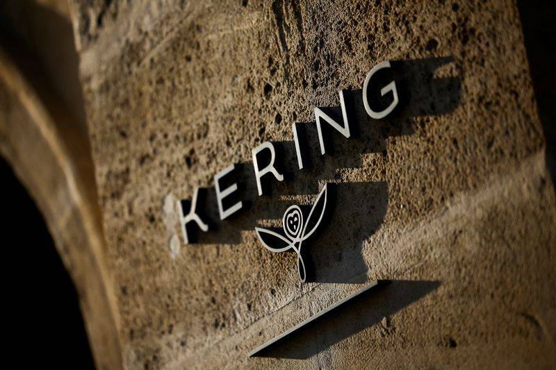 Le logo de Kering à Paris, en France