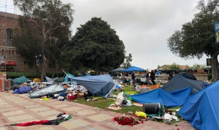 Le campus de l'Université de Californie après le démantèlement du campement pro-Palestiniens