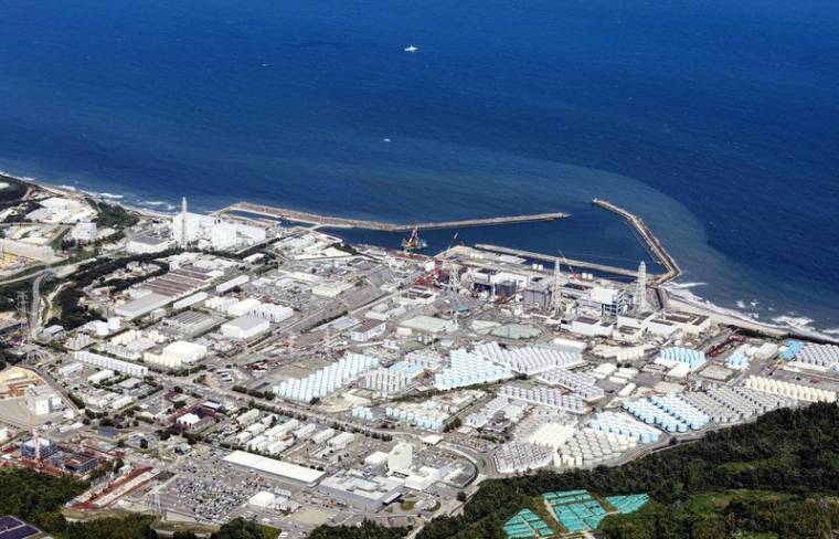 Photo d'archives: Une vue aérienne montre la centrale nucléaire de Fukushima Daiichi, qui a commencé à rejeter de l'eau radioactive traitée dans l'océan Pacifique, dans la ville d'Okuma