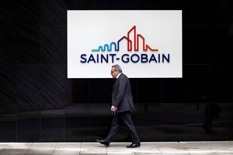 SAINT-GOBAIN VA CONTINUER DE REGARDER LES POSSIBILITÉS D'ACQUISITION EN 2020