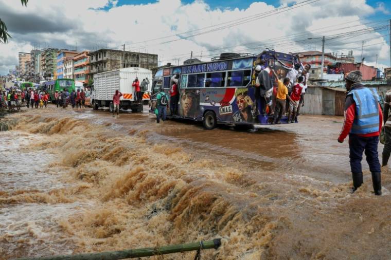 Inondations après des pluies diluviennes à Nairobi, au Kenya, le 24 avril 2024 ( AFP / Tony KARUMBA )