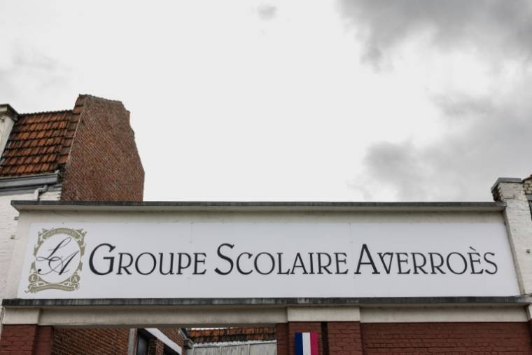 La direction du lycée lillois Averroès, principal établissement secondaire musulman de France, a affirmé samedi lors d'un rassemblement être en mesure d'assurer la rentrée 2024 malgré la rupture du contrat avec l'Etat ( AFP / Sameer Al-DOUMY )