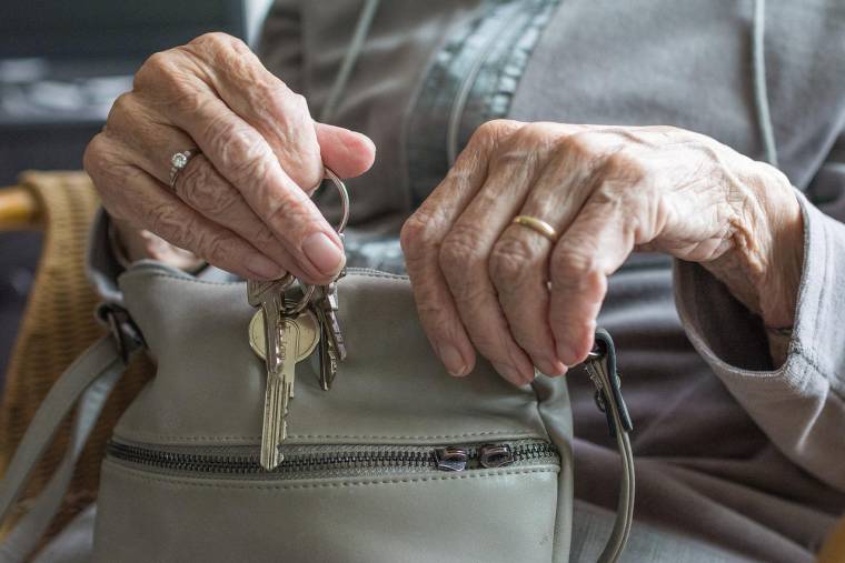 Un couple de retraités ne peut plus récupérer son appartement dans le Var. Illustration (Sabinevanerp/Pixabay)