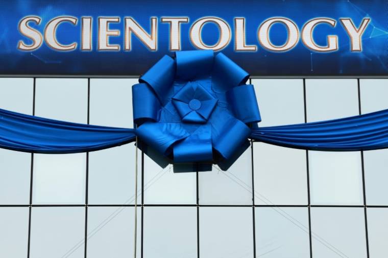 La façade du nouveau centre de formation de l'Eglise de scientologie lors de son inauguration le 6 avril 2024 à Saint-Denis, près de Paris ( AFP / EMMANUEL DUNAND )