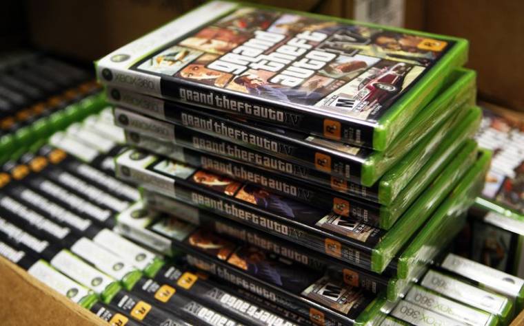 Des copies du jeu vidéo "Grand Theft Auto IV" dans un magasin GameStop à New York
