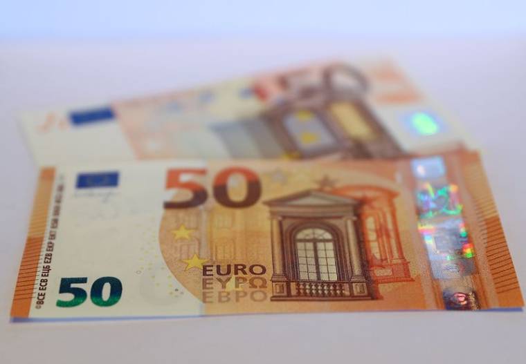 Le billet de 50 euros présenté au siège de la Banque centrale allemande (Bundesbank) à Francfort