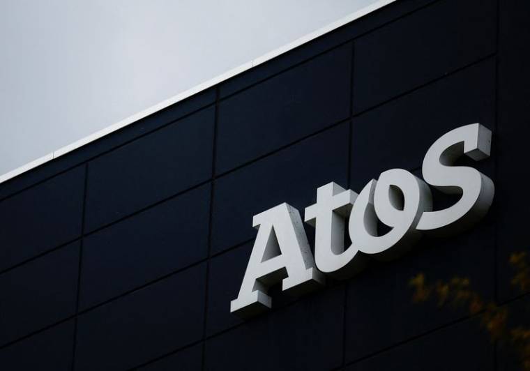Le logo Atos sur un bâtiment de l'entreprise à Nantes