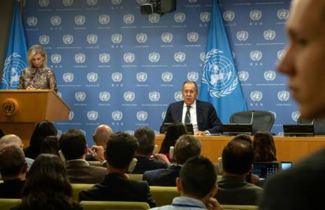 Le ministre russe des Affaires étrangères Sergueï Lavrov lors d'une conférence après son intervention à la tribune de l'Assemblée générale de l'ONU, le 23 septembr 2023 à New York ( AFP / Ed JONES )