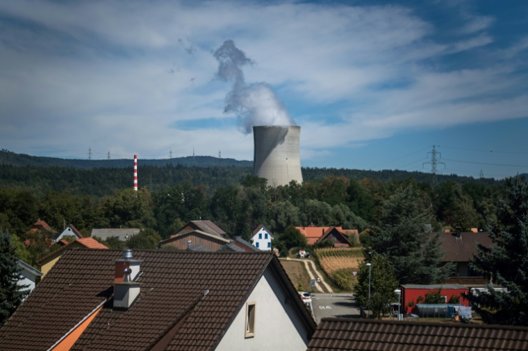 Una vista della centrale nucleare di Gosgen in Svizzera, nel cantone di Soletta, 13 agosto 2022 (AFP/Fabriche COFFRINI)