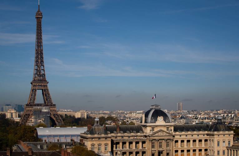 La Tour Eiffel, photographiée le 27 octobre 2021. ( AFP / JOEL SAGET )
