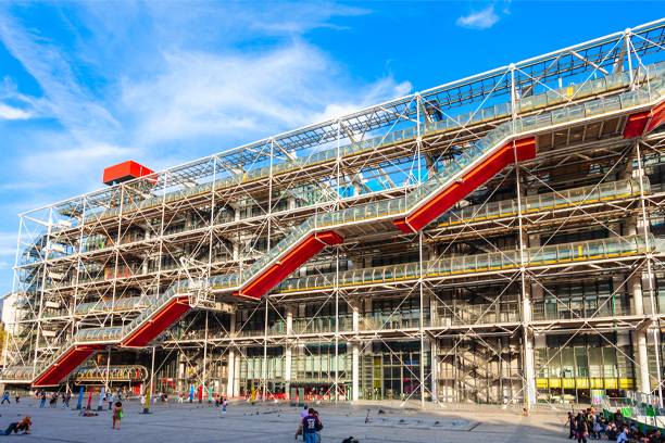 Musée d’Orsay, centre Pompidou, musée du Louvre… Yves Saint Laurent à l’honneur dans 6 musées parisiens