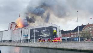 Danemark: images de la Bourse de Copenhague en flammes