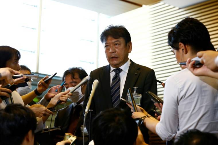 Tomoaki Kobayakawa, president van de Tokyo Electric Power Company (TEPCO), geeft een verklaring aan de pers na een ontmoeting met de Japanse premier Fumio Kishida op 22 augustus 2023 in Tokio (POOL/Rodrigo Reyes Marin)