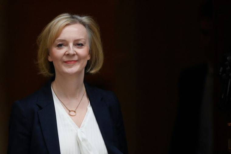 Le Premier ministre britannique, Liz Truss, quitte Downing Street pour se rendre aux Chambres du Parlement, à Londres