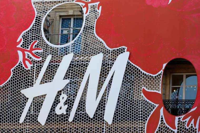 LES VENTES DE H&M PROGRESSENT UN PEU MOINS QUE PRÉVU AU QUATRIÈME TRIMESTRE
