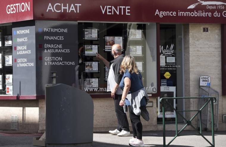 Une agence immobilière à  Biarritz, le 23 mai 2021.  ( AFP / GAIZKA IROZ )