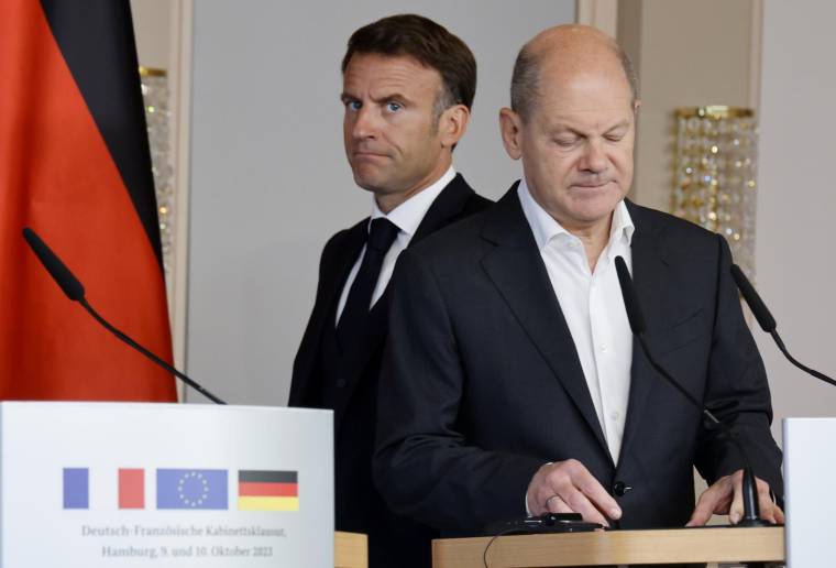 Emmanuel Macron et Olaf Scholz, le 10 octobre 2023, à Hambourg ( AFP / Ludovic MARIN )