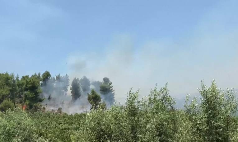 Israël: des incendies dans le nord suite à des tirs de roquettes depuis le Liban