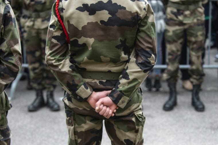 Le ministère français des Armées a lancé une mission d'inspection sur les violences sexuelles dans ses rangs après une série de témoignages d'abus alimentant un #MeToo de l'institution militaire ( AFP / ROMAIN LAFABREGUE )