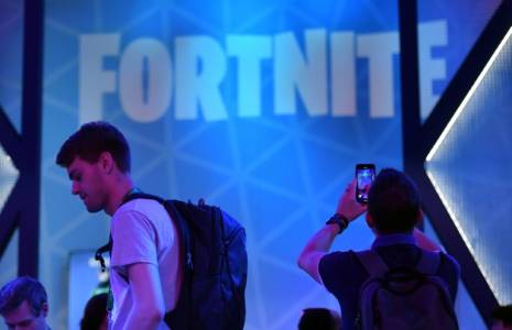 Epic Games, le créateur du très populaire jeu vidéo Fortnite, a annoncé jeudi un plan social pour faire des économies, même s'il va continuer à dépenser des fonds pour sa bataille juridique contre Apple et Google ( AFP / Ina FASSBENDER )