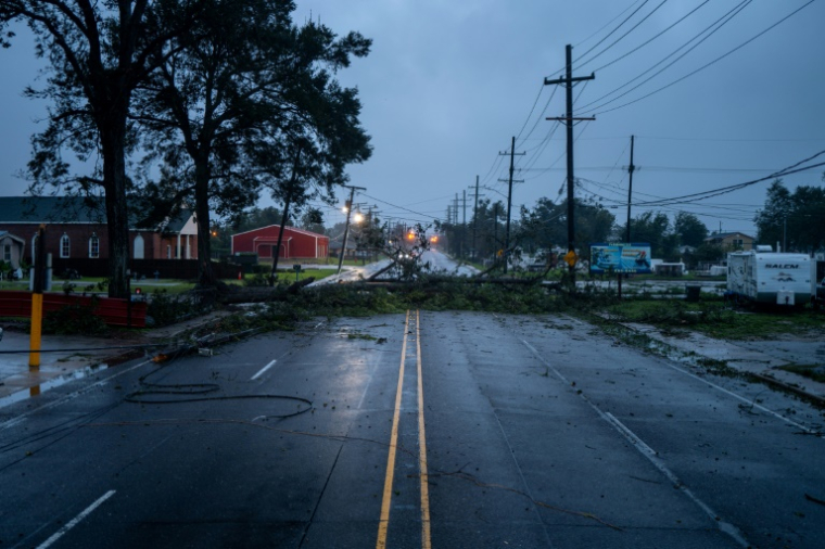 Des arbres tombés en travers d'une route à Houma au passage de l'ouragan Francine, le 11 septembre 2024 en Louisiane ( Getty / Brandon Bell )