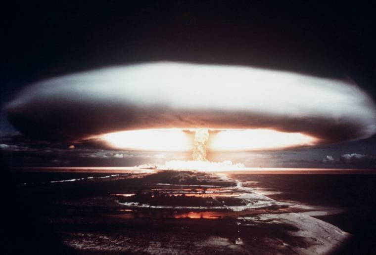 Une explosion nuéclaire à Mururoa, en 1971. (archives) ( AFP /  )