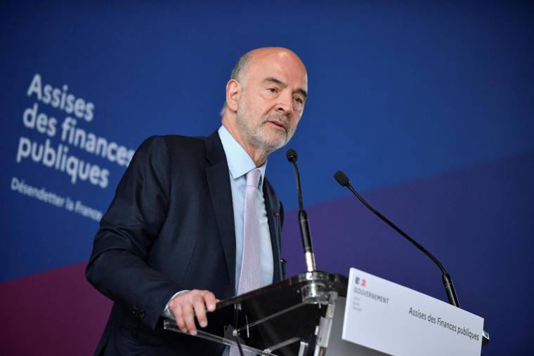 Le premier président de la Cour Pierre Moscovici le 19 juin à Paris. ( AFP / JULIEN DE ROSA )