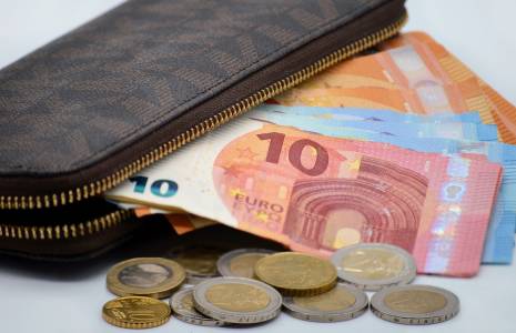 L’Observatoire des inégalités estime que le système français est « bien loin d’égaliser la répartition des revenus ». (neelam279 / Pixabay)