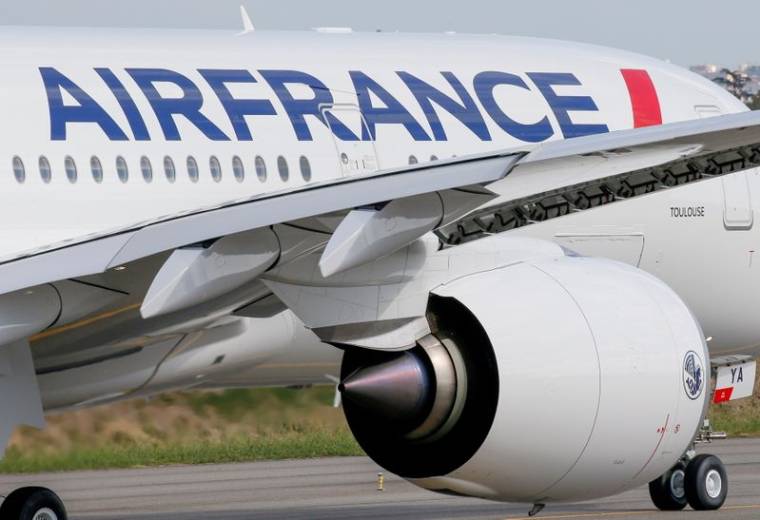 AIR FRANCE-KLM RÉDUIT SES PERTES AU T2, LES RÉSERVATIONS S'AMÉLIORENT
