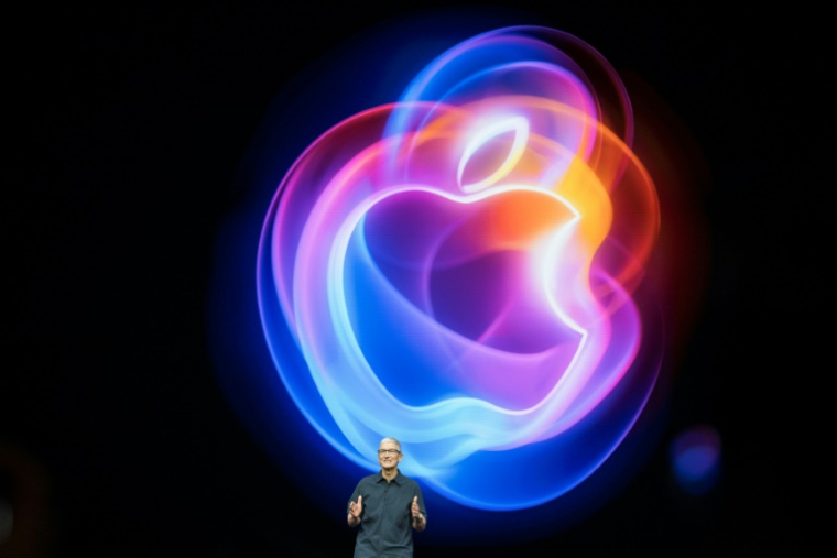 Le PDG d'Apple Tim Cook lors de la présentation de la nouvelle gamme d'iPhone dotée d'intelligence artificielle ( AFP / Nic Coury )