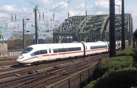 train ICE allemand (Crédit: Andrew Bone / Wikimedia Commons)