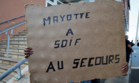 Dans le district de Kavani, à Mamoudzou, sur l'archipel de Mayotte ( POOL / Ludovic MARIN )