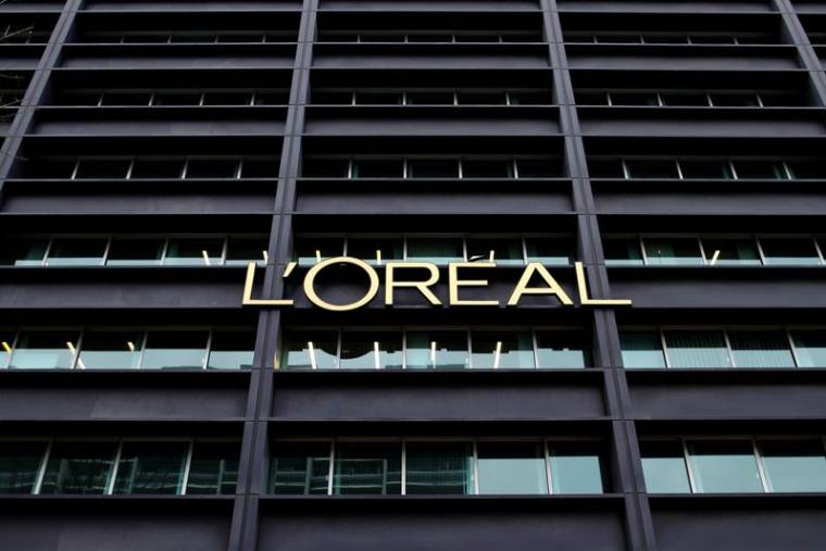 Le logo L'Oréal sur un bâtiment appartenant à la société à Clichy, près de Paris