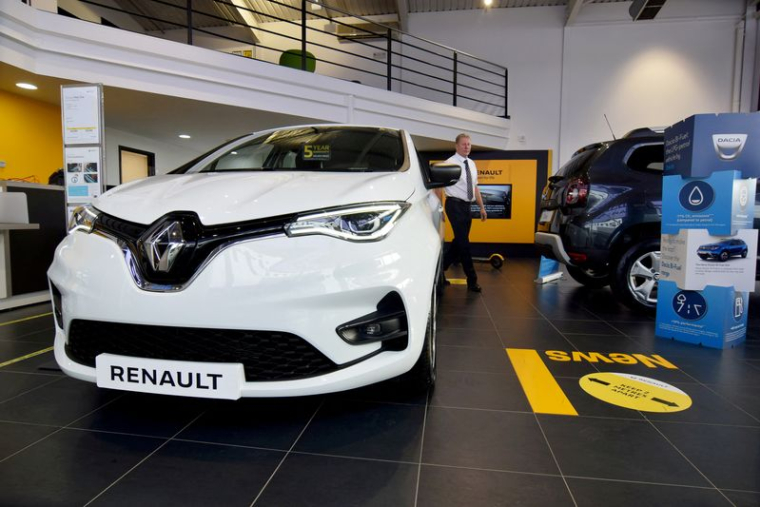 RENAULT SE DONNE TROIS MOIS POUR AVANCER SUR LE PROJET "AMPÈRE", SELON DES SOURCES