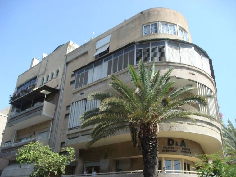 C’est à Tel-Aviv qu’il faut fêter les 100 ans du style Bauhaus (Crédit photo: Lior Golgher - Wikimedia Commons)