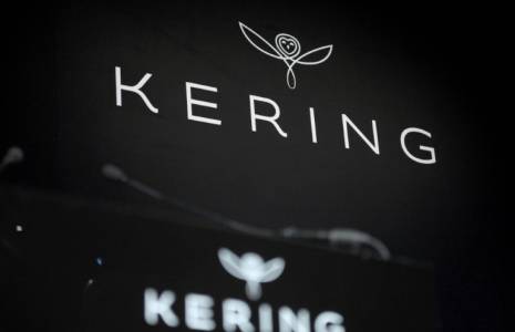 Le groupe de luxe Kering tient jeudi son assemblée générale après avoir accumulé les mauvaises nouvelles, entre chute des ventes et perte de rentabilité opérationnelle ( AFP / ERIC PIERMONT )