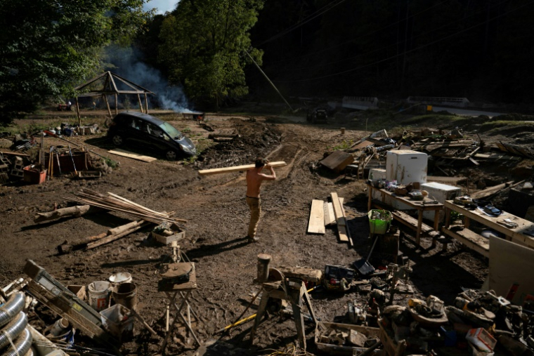 Les dégâts de l'ouragan Hélène à Black Mountain, en Caroline du Nord, le 3 octobre 2024 ( AFP / Allison Joyce )