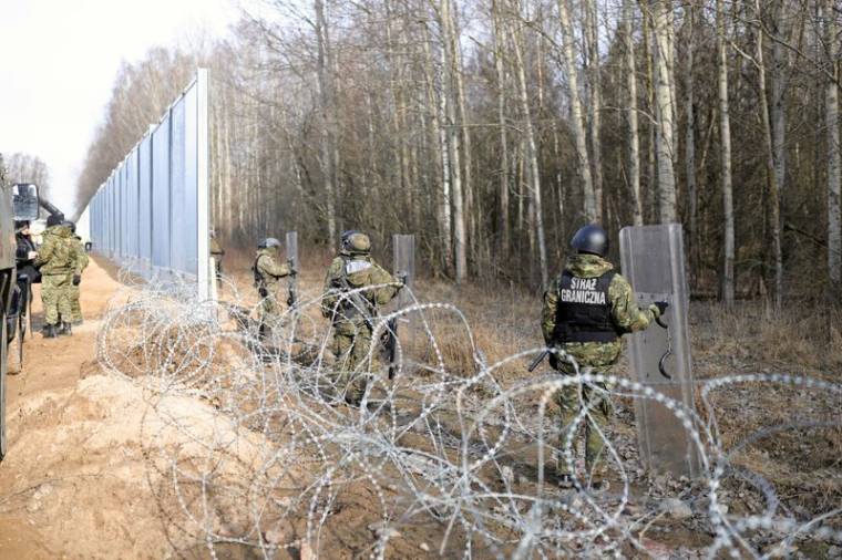 La frontière entre la Pologne et la Biélorussie à Tolcze, en Pologne